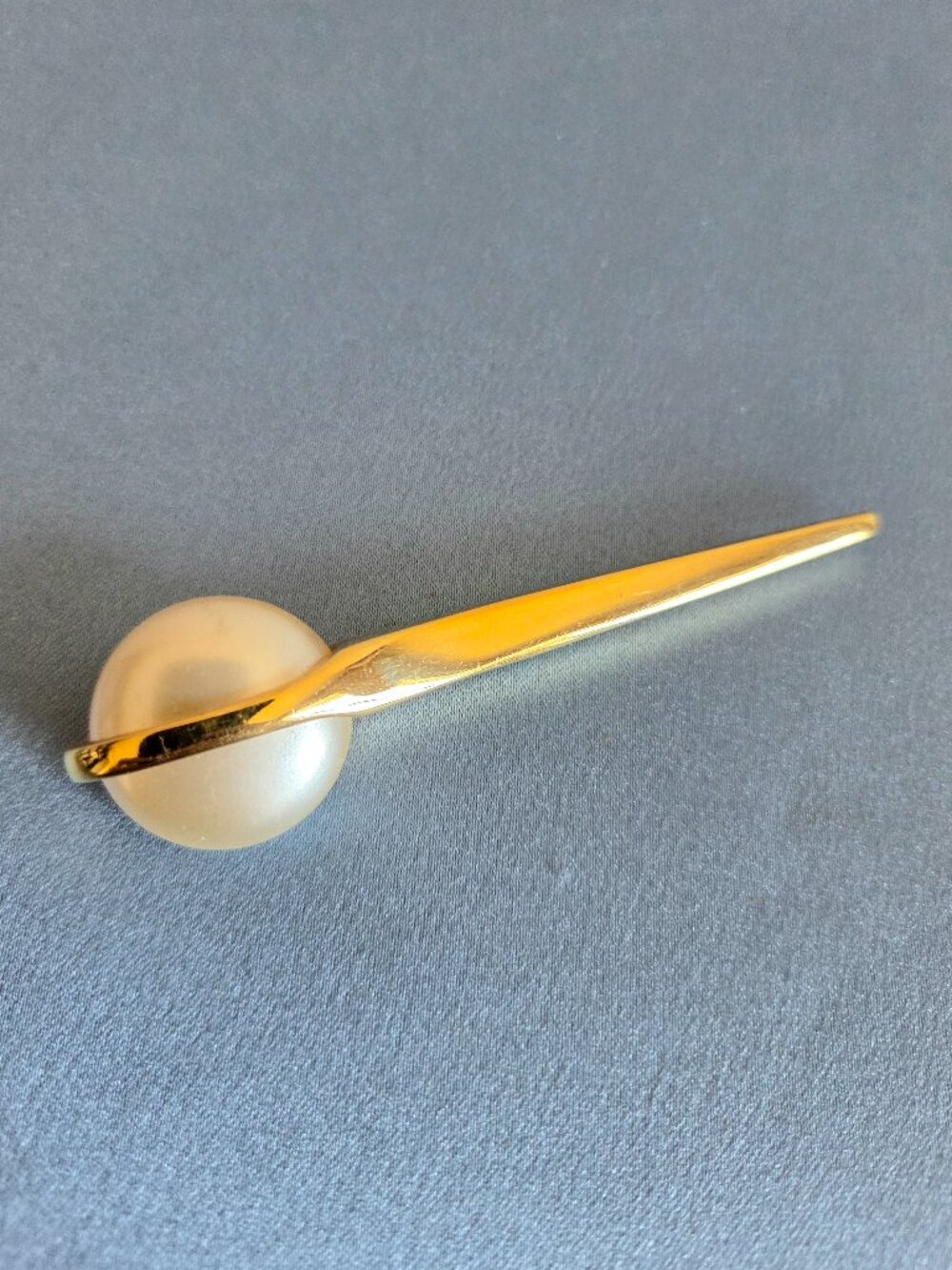 Vintage 70s Kunio Matsumoto Trifari Sighed Modernist Abstract Brooch Faux Pearl